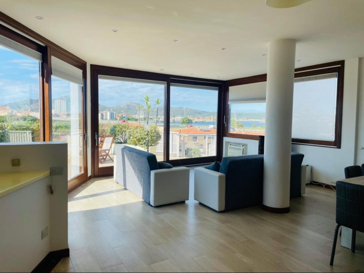 Sunny Rooftop Loft With Gorgeous Views Of Olbia Kültér fotó