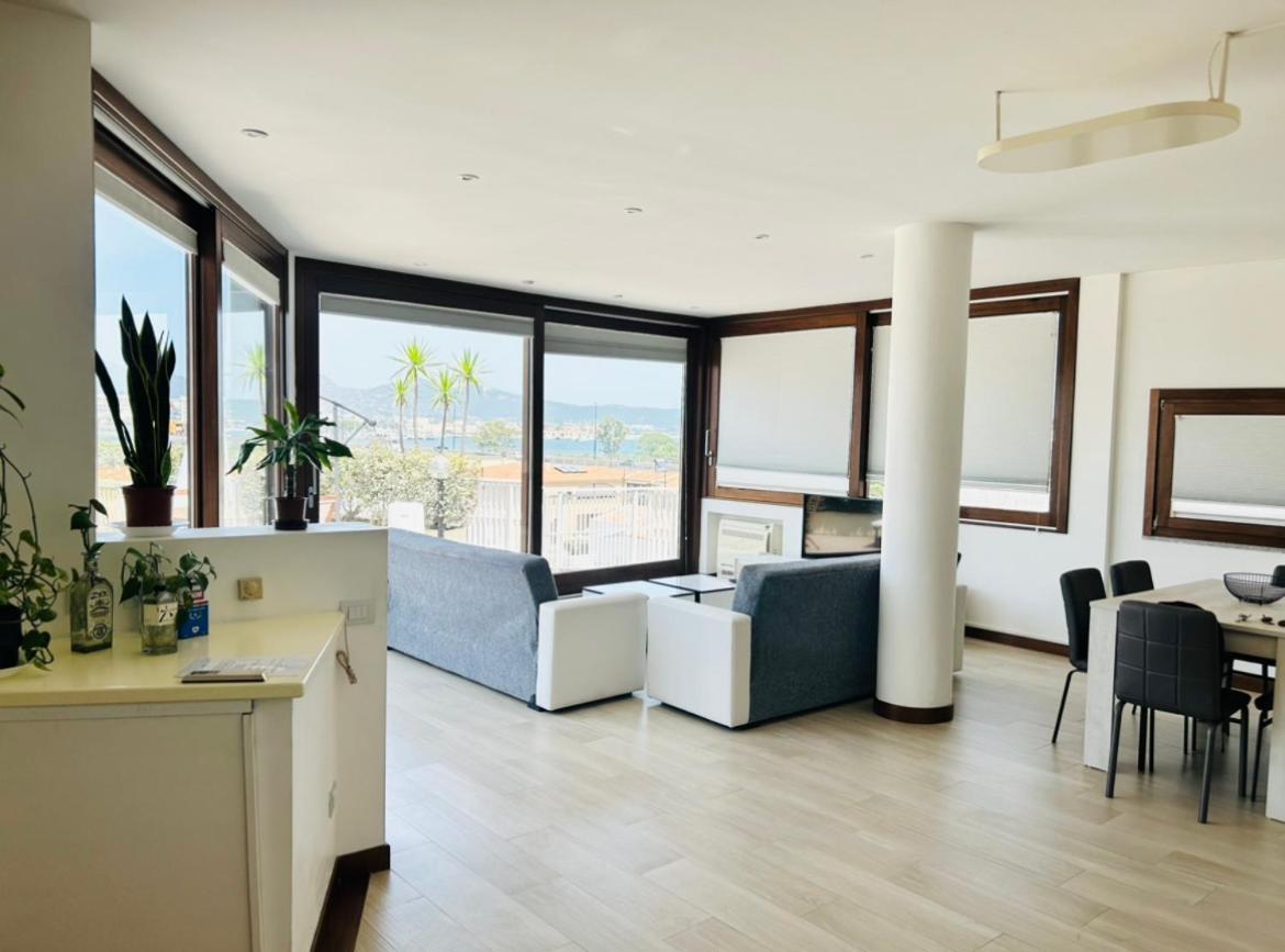 Sunny Rooftop Loft With Gorgeous Views Of Olbia Kültér fotó